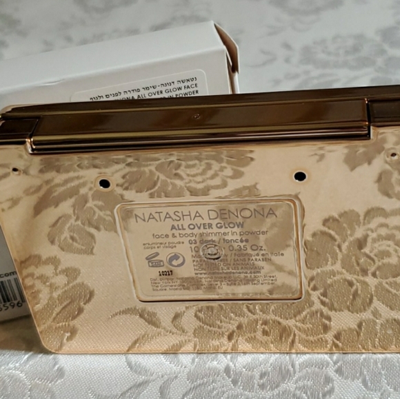 Natasha Denona All Over Glow Powder - Picture 7 of 7